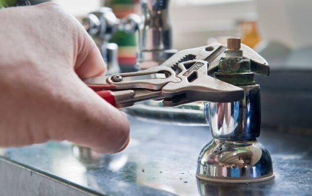 A Beginner’s Guide to Faucet Repair: Fixing Leaky Faucets with Ease